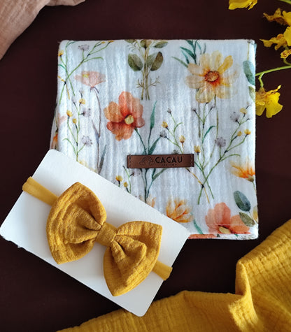 Conjunto Fraldinha Flores Silvestres e Laço Mostarda